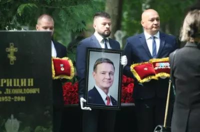 💔 «Обнимает могилу и шепчет любимому»: Юная жена Романа Старовойта провела 9-й день поминовения на кладбище