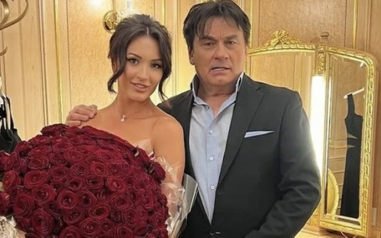 Наследница Серова отметила юбилей и дебют, но отец остался в стороне