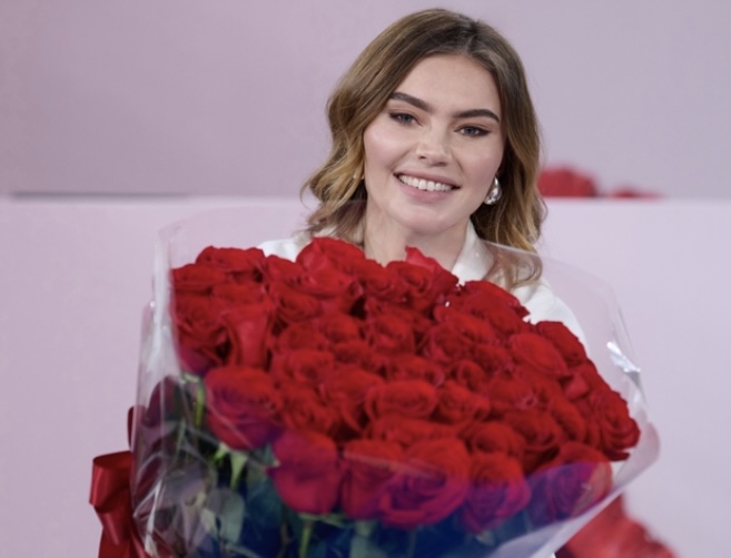 Новая глава: Алина Кабаева отметила день рождения в окружении юных гимнасток