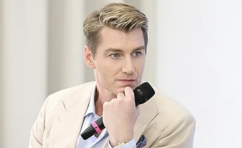 «Одна секунда — и всё изменилось»: Алексей Воробьев о любви, семье и тихой силе домашнего уюта